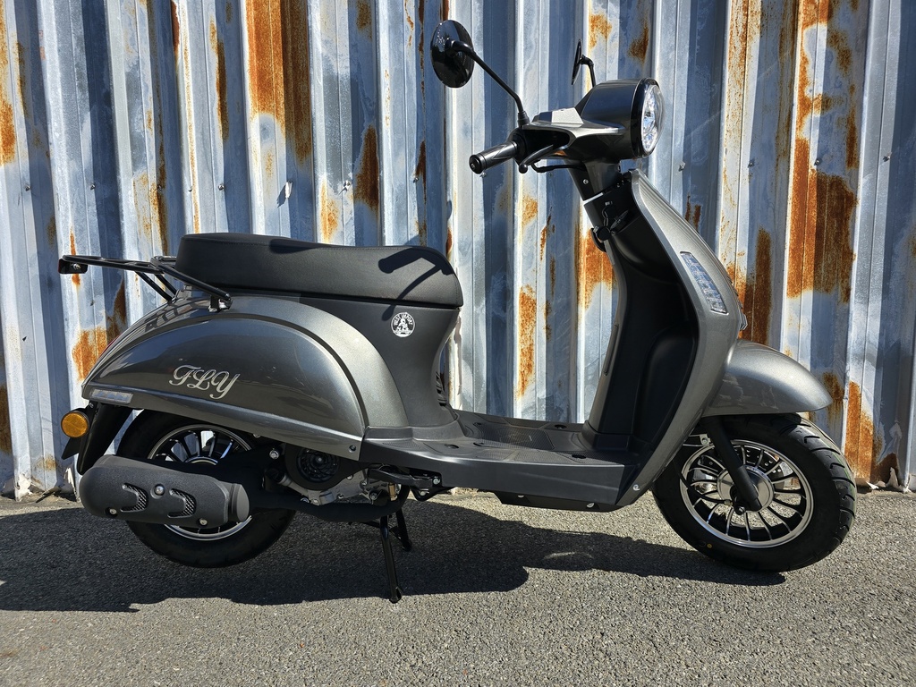 Fly Retro Scooter Donkergrijs