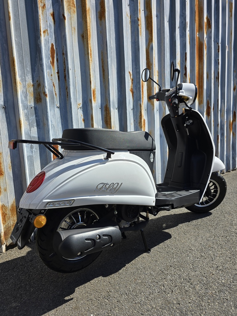 Fly Retro Scooter Wit / Zwart