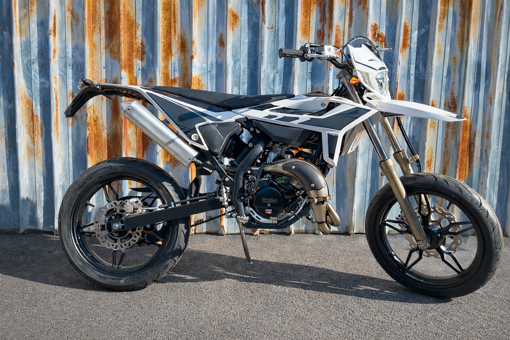 Beta - RR Motard 50 – White-Direct leverbaar-2 jaar Garantie