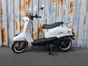 Lowigi Retro Scooter Parelmoer Wit