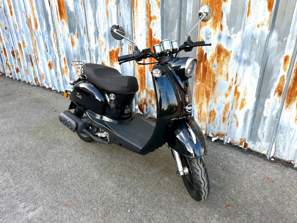 Zoë Retro Scooter  Zwart