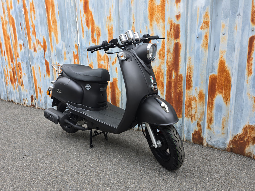 Zoë Retro Scooter Mat Zwart