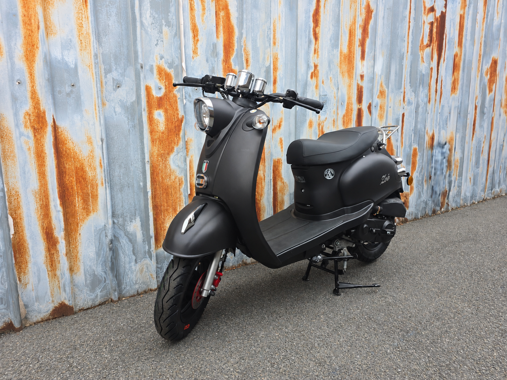 Zoë Retro Scooter Mat Zwart