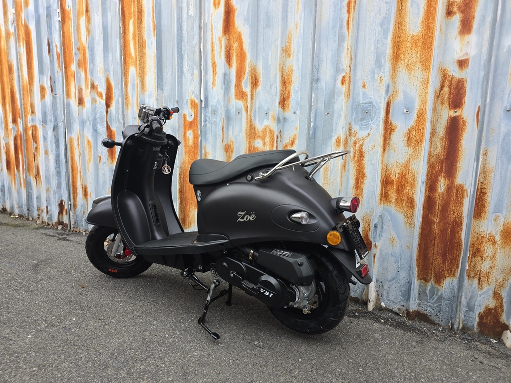 Zoë Retro Scooter Mat Zwart