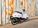 Lowigi Retro Scooter Parelmoer Wit