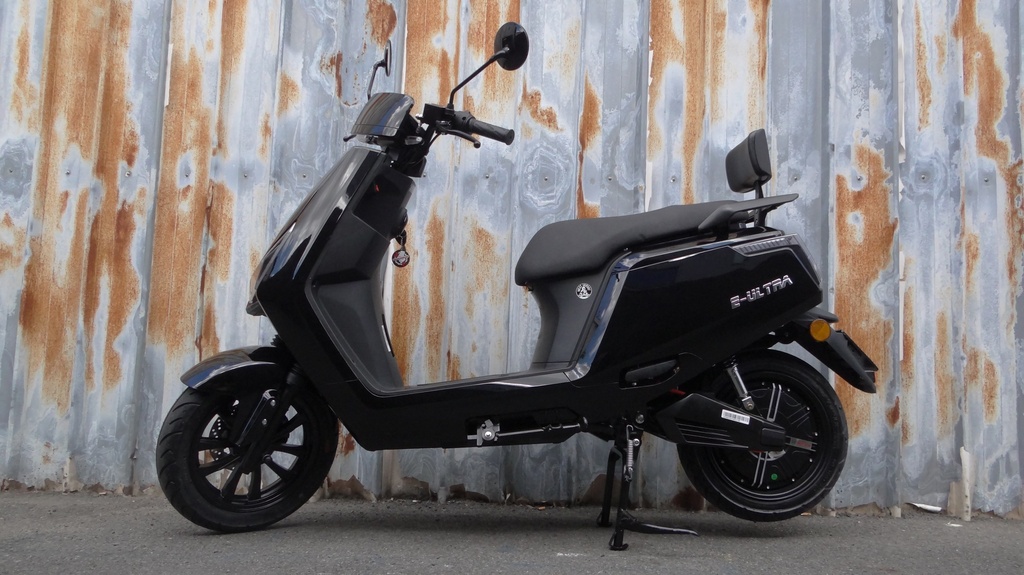 E-Ultra Elektrische Scooter Zwart