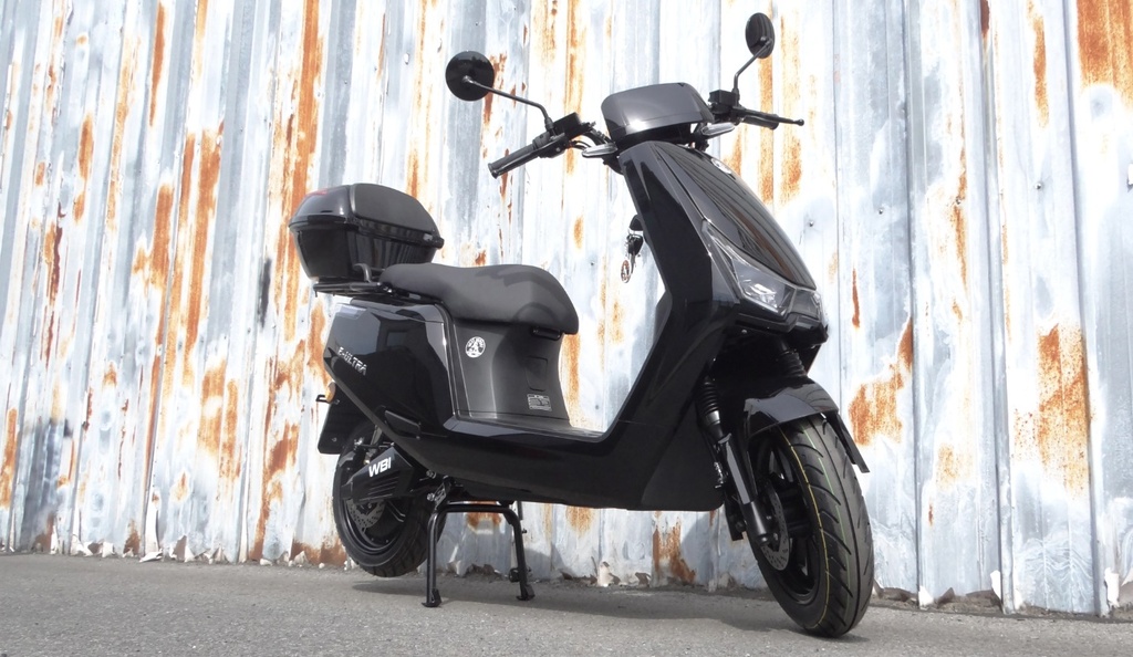 E-Ultra Elektrische Scooter Zwart Met Topkoffer