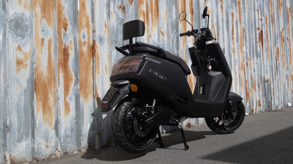 E-Ultra Elektrische Scooter Mat Zwart