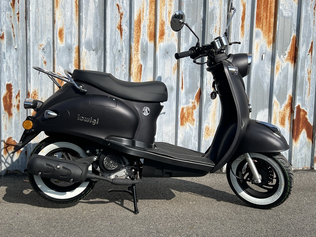Lowigi Retro Scooter Black Matte