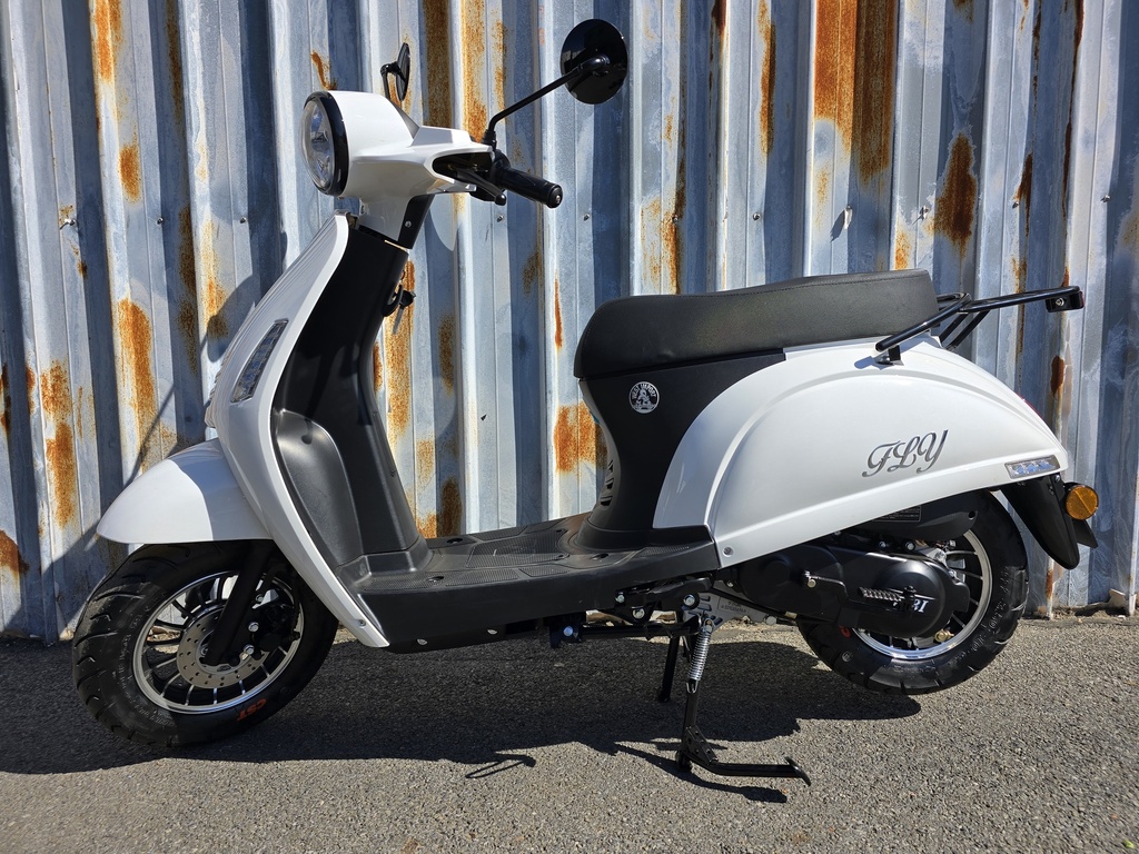 Fly Retro Scooter Wit / Zwart