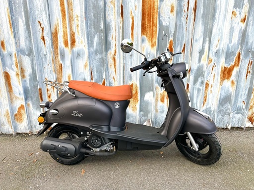 Zoë Retro Scooter Matte Black