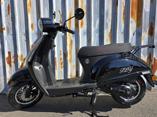 [317] Fly Retro Scooter Zwart